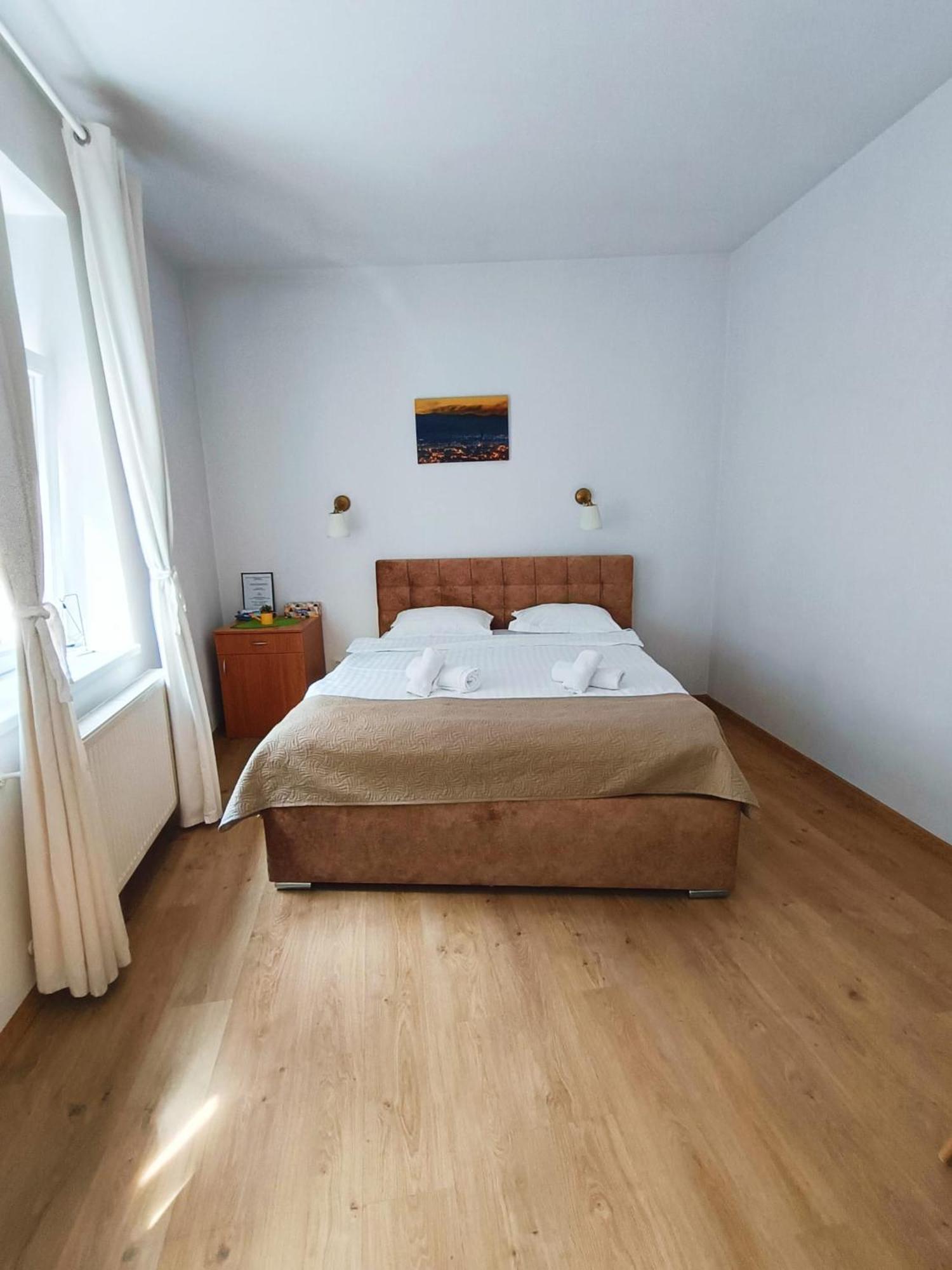 Twins Boutique Korsy Apartment ซีบิว ภายนอก รูปภาพ